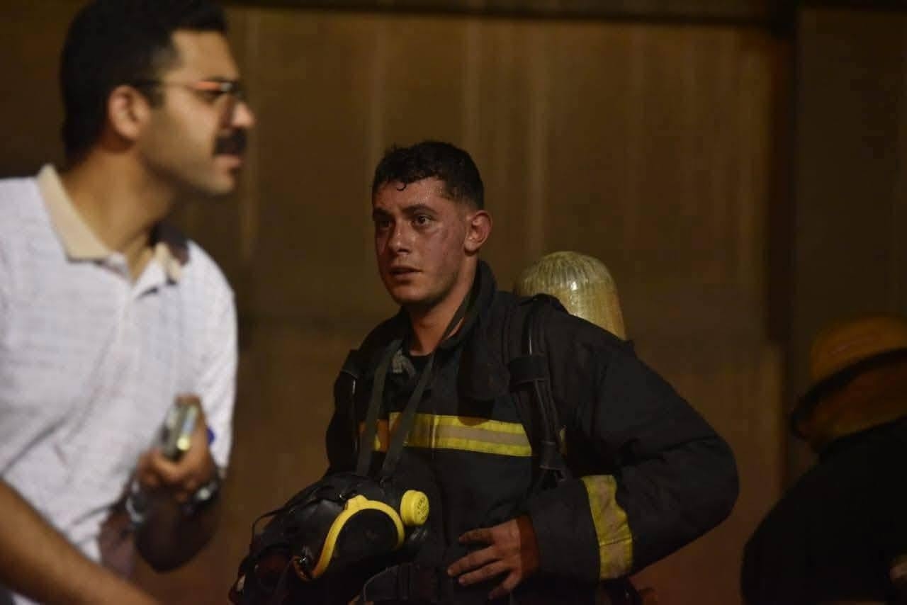 مصر.. ضابط يتصدر المشهد بعد حريق سنترال رمسيس