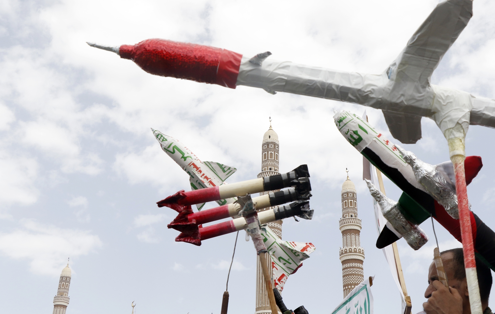 السيناريوهات المحتملة لوقف إطلاق الحوثيين للصواريخ من اليمن على إسرائيل ومخاوف تل أبيب