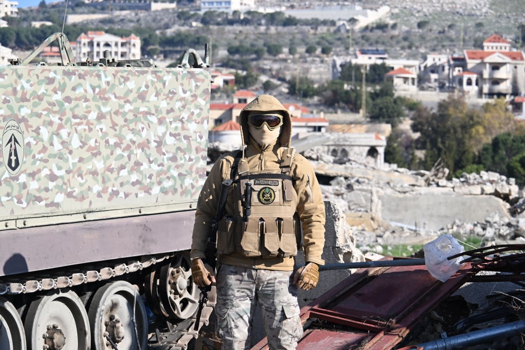 الجيش اللبناني يعلن توقيف 4 مواطنين ظهروا مسلحين في إحدى المناسبات