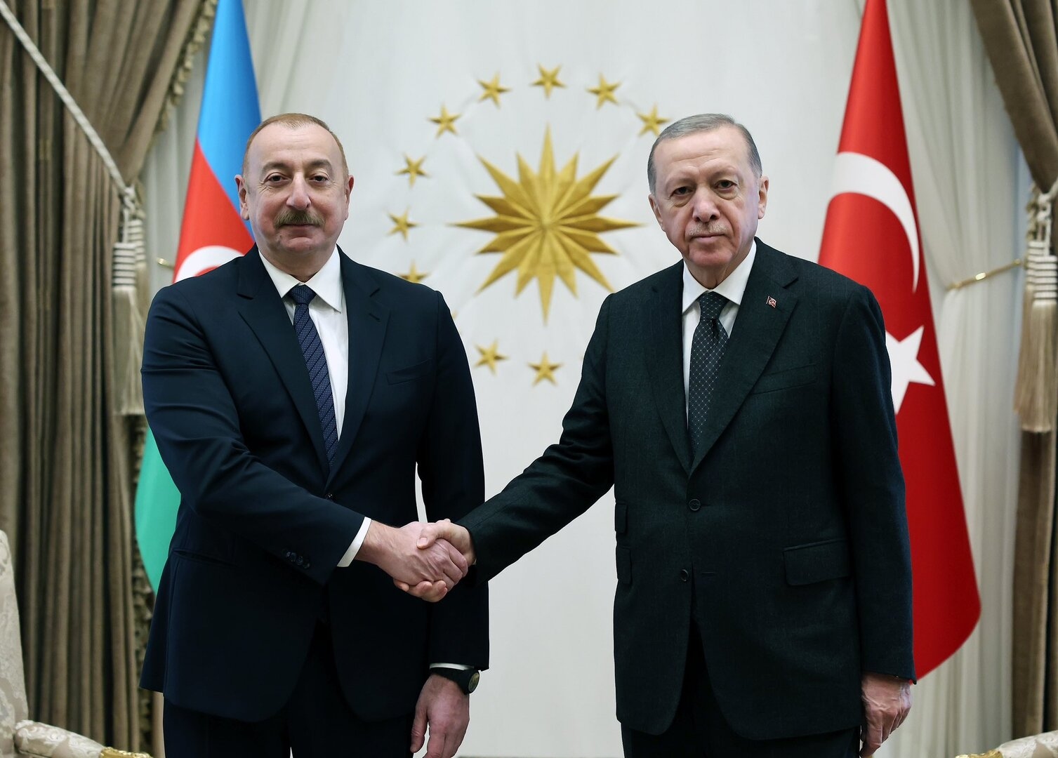 أردوغان لعلييف: تركيا ستواصل الجهود لدعم السلام في جنوب القوقاز