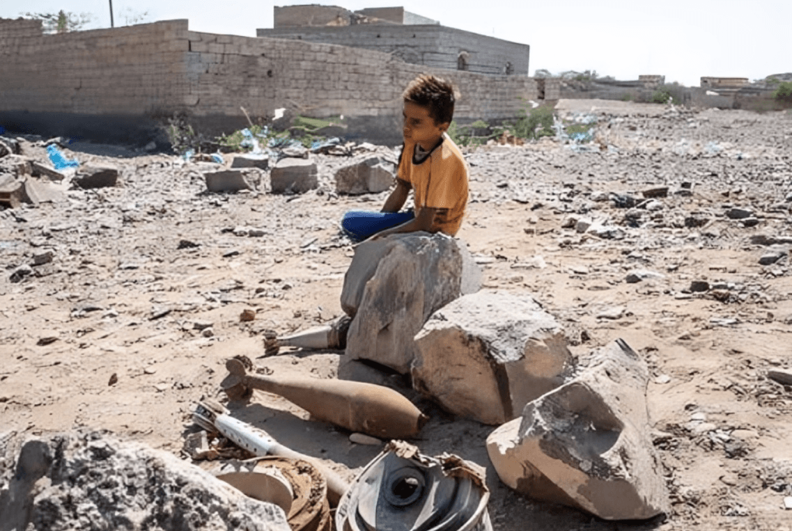 اليمن.. مقتل 5 أطفال بانفجار مقذوف من مخلفات الحرب