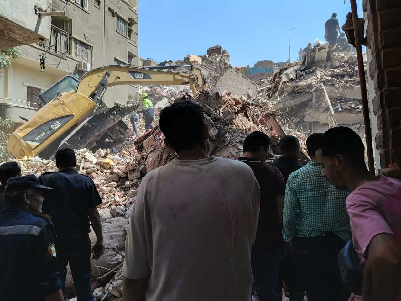 مصر.. عقار نور الشريف انهار بفعل فاعل