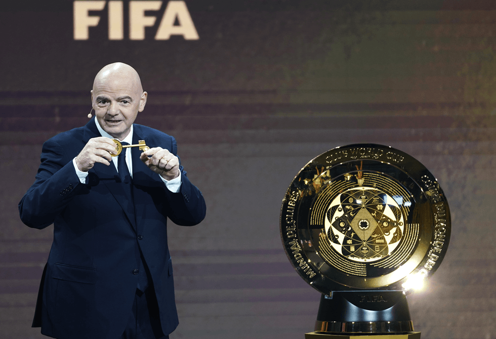 بسبب برشلونة وليفربول.. "فيفا" يراجع نظام التأهل لكأس العالم للأندية لتفادي غياب الكبار