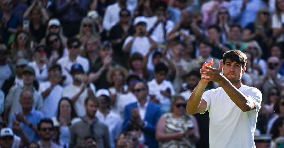 Alcaraz, Sabalenka reach Wimbledon third round