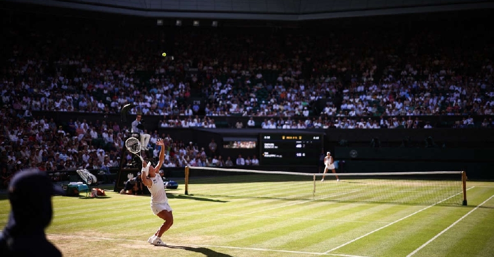 Swiatek blasts past Bencic into Wimbledon final