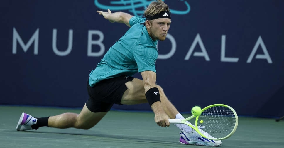 'Lucky' De Minaur saves three match points to lift Washington Open title