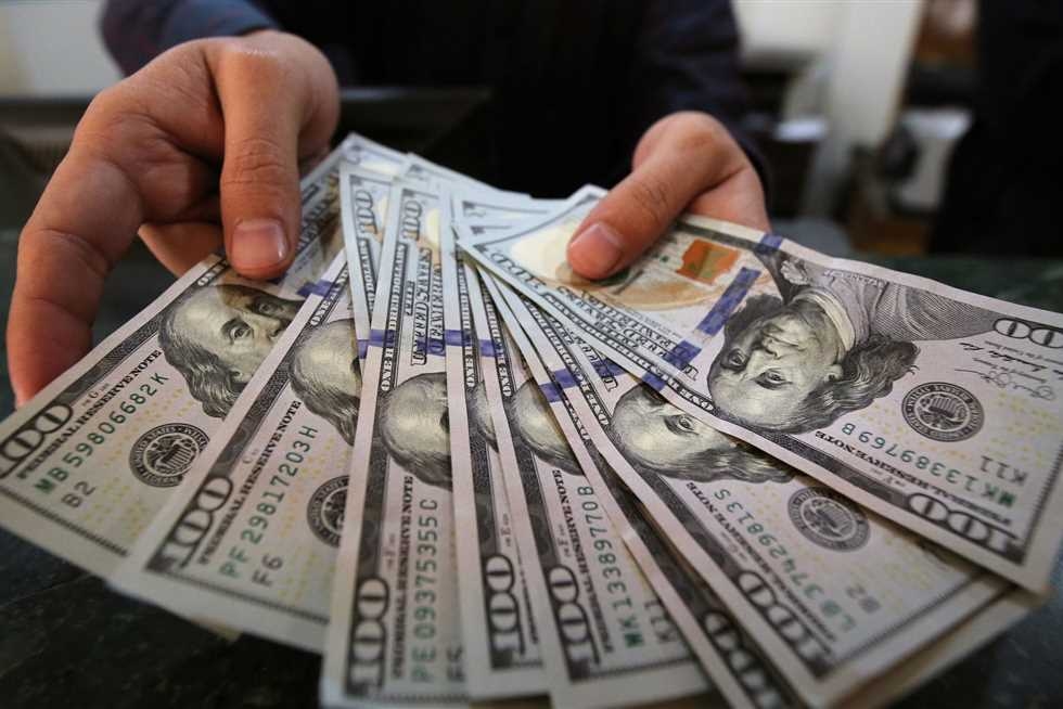 انخفاض طفيف في أسعار صرف الدولار في بغداد وأربيل