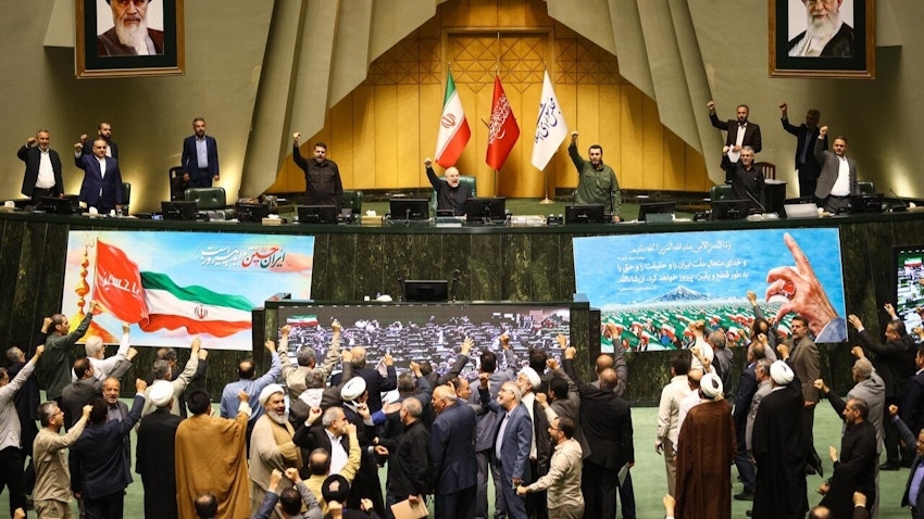 إيران تعلّق رسميًا التعاون مع الوكالة الدولية للطاقة الذرية