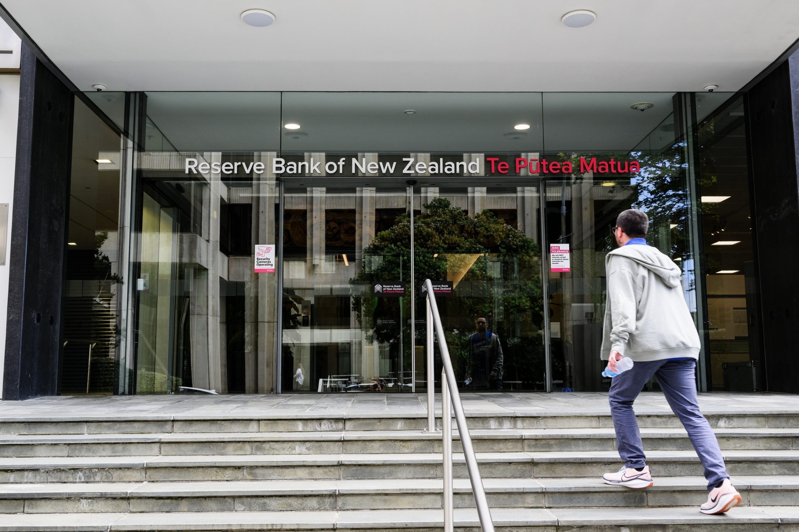 Economists expect no rate cut this week