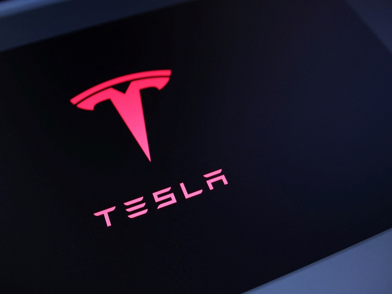 Tesla reports 16pc profit drop to US$1.2bn