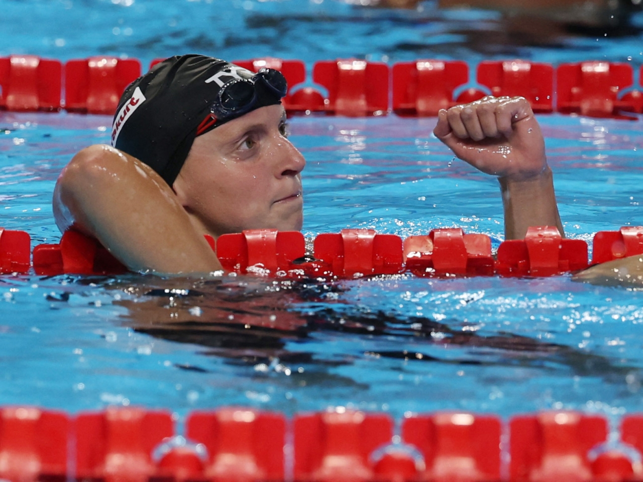 Ledecky wins 22nd world title with freestyle gold
