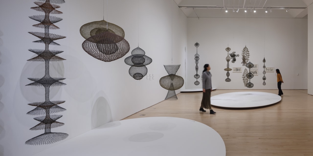 ‘Ruth Asawa: Retrospective' Review: SFMOMA's Ethereal Abstractions