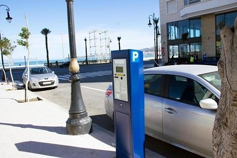 مدينة طنجة تشرع في تطبيق نظام جديد لتنظيم ركن السيارات