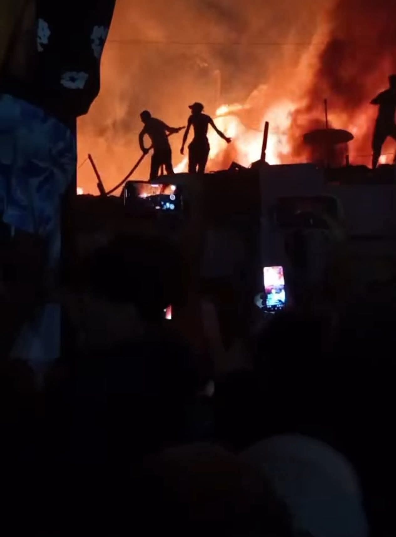 حريق ضخم يهز كريان الرحامنة بالدارالبيضاء