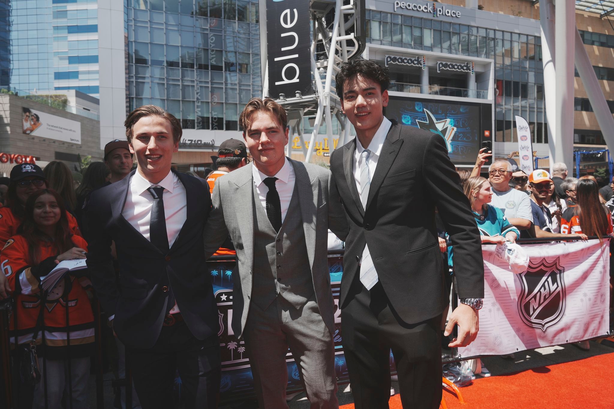 Simon Wang goes 33rd overall to Sharks, making history as highest-drafted player born in China