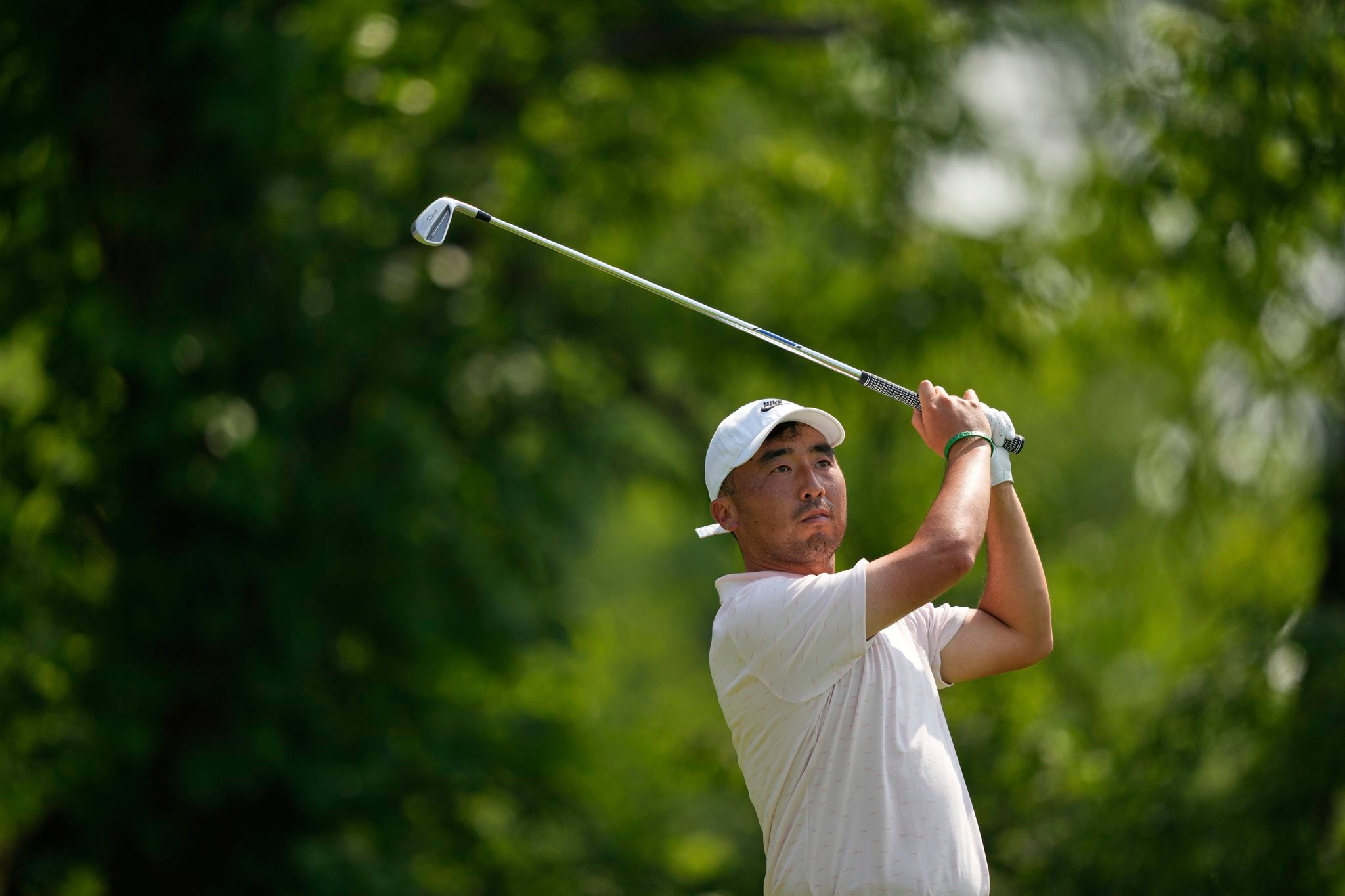 Doug Ghim sets pace at John Deere Classic with a 62 and the early lead