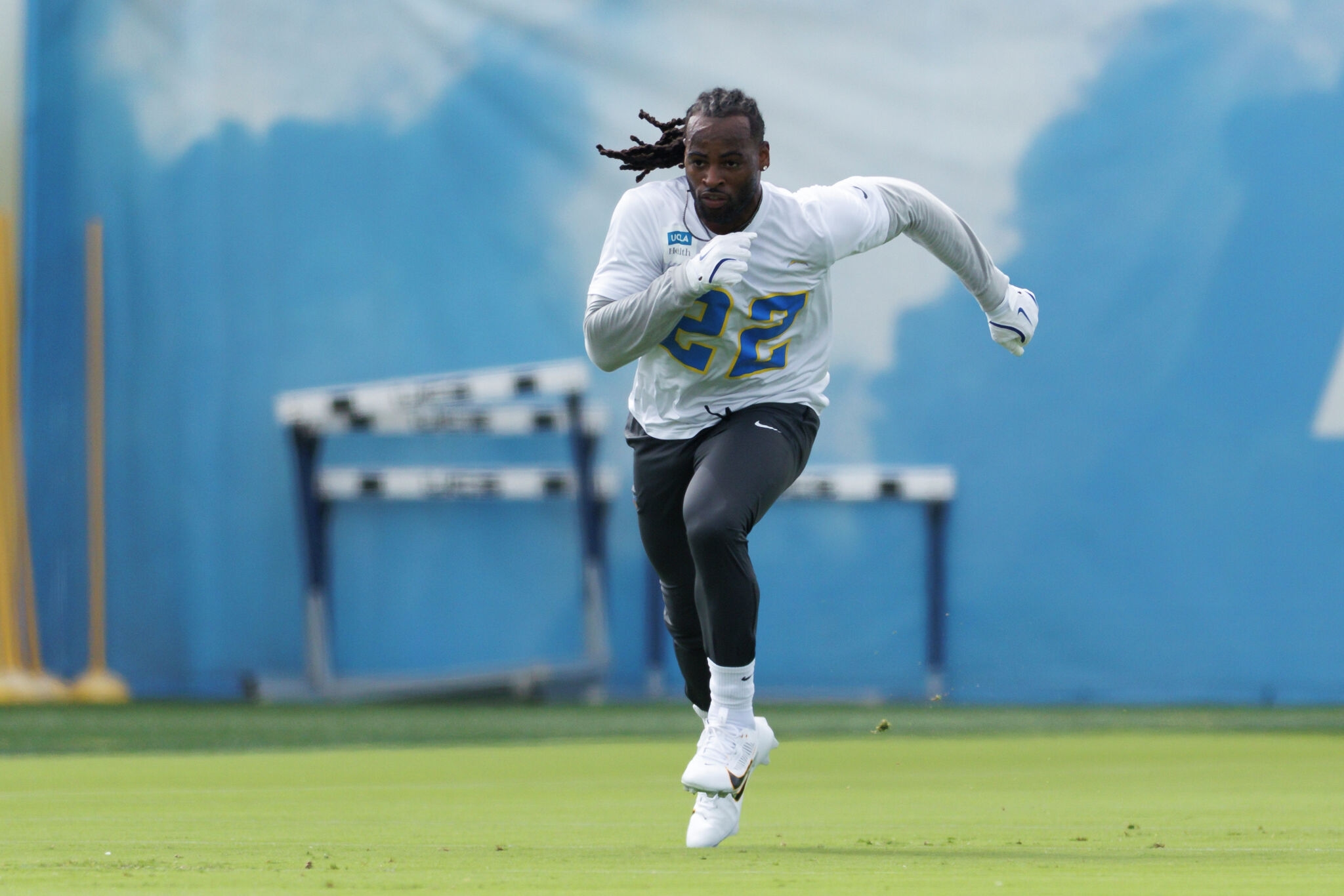 Chargers RB, Antioch High alum Najee Harris injured in fireworks mishap