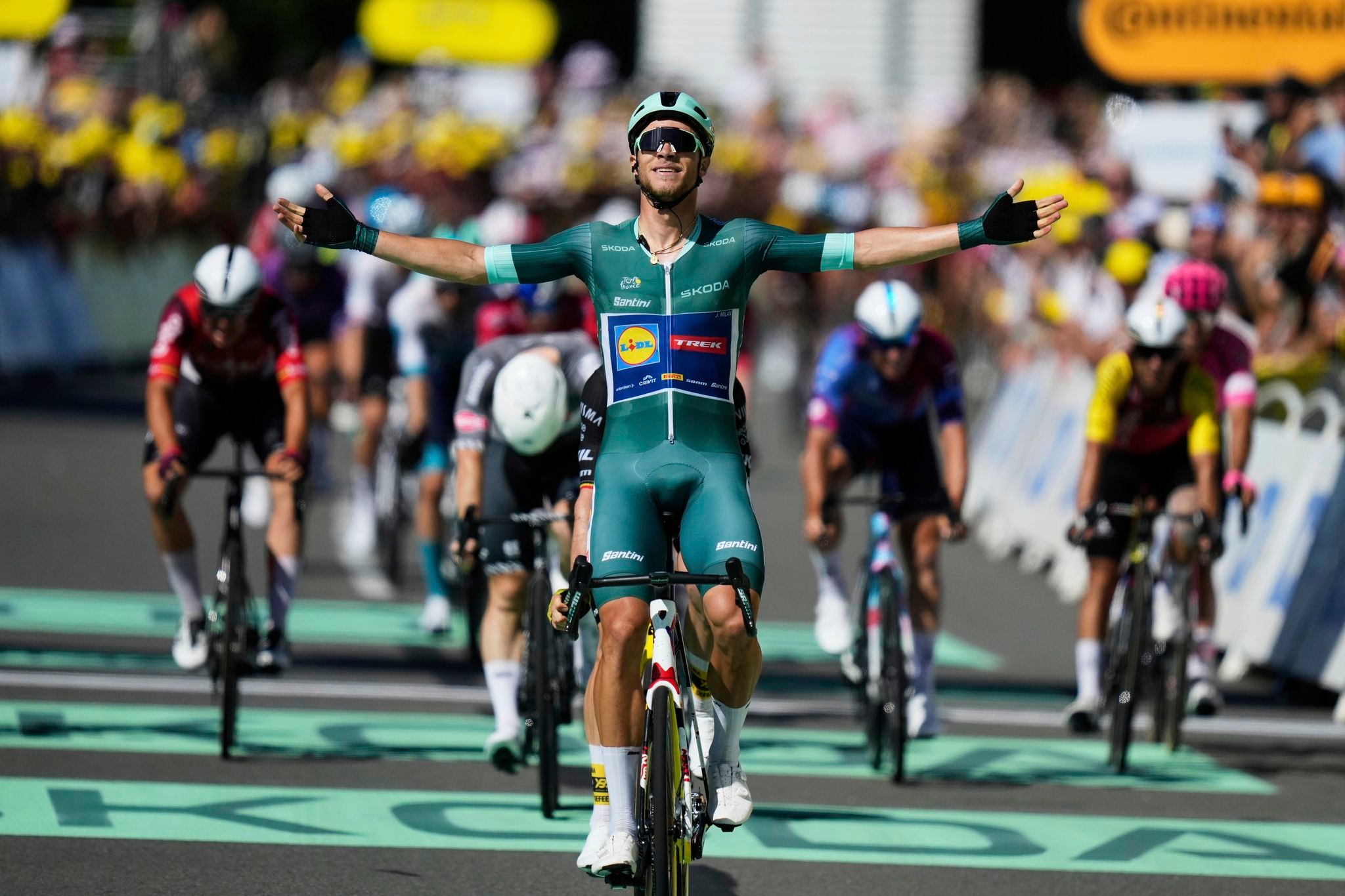 Tour de France: Jonathan Milan wins Stage 8 in a sprint finish