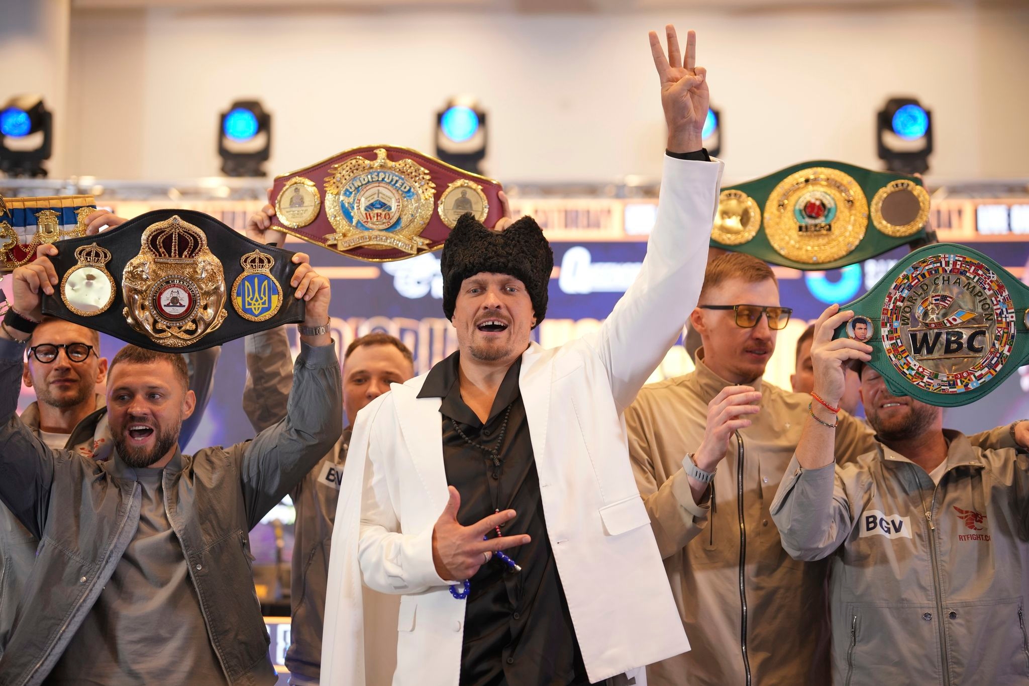 Dubois says he's 'the man' and vows to take Usyk's belts in rematch at Wembley