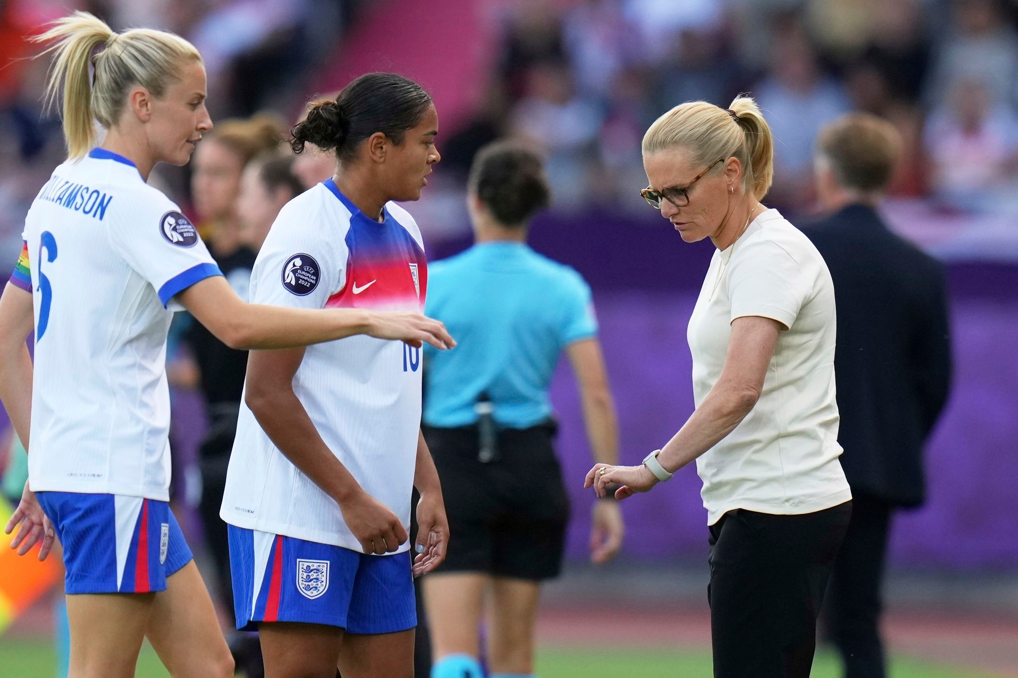 Euro 2025: England coach Wiegman says Jess Carter is ready for semifinal despite online abuse