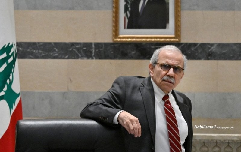 في أجواء باريس ومهمة برّاك... جنبلاط يستطلع وسلام "مُستغرب" و "مطمئن"!