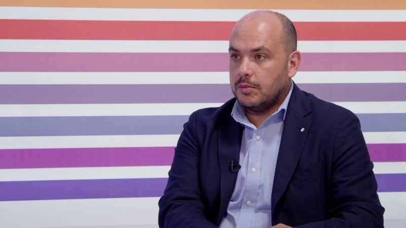 'انزلوا عن عروشكم" نائب قواتي يهاجم الحزب بتصريحات نارية ويوجه رسالة مدوية لباسيل: يلي استحوا ماتوا!