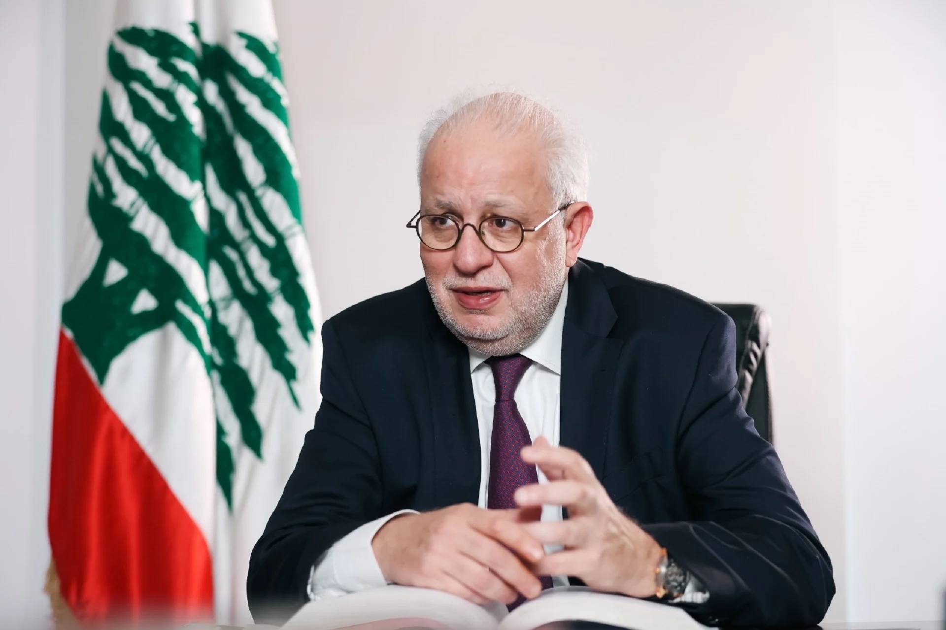 "اذا إختار حزب الله الإنتحار"... وزير العدل يكشف!
