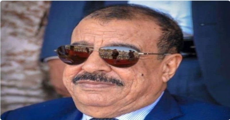 اللواء بن بريك يُعزي في وفاة العقيد صالح محسن القطيبي