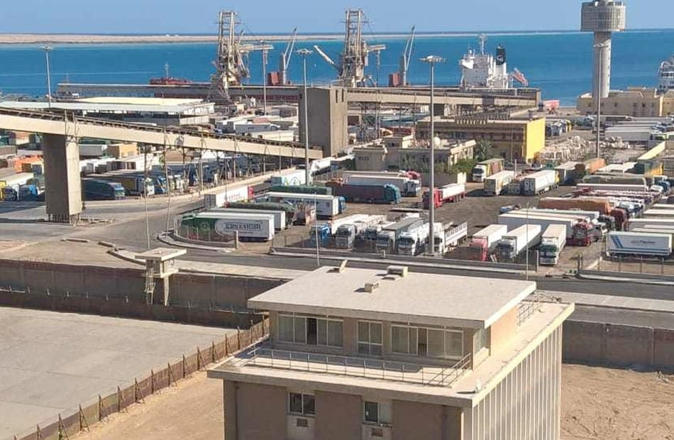 تداول 14 ألف طن و729 شاحنة بضائع عامة ومتنوعة بمواني البحر الأحمر