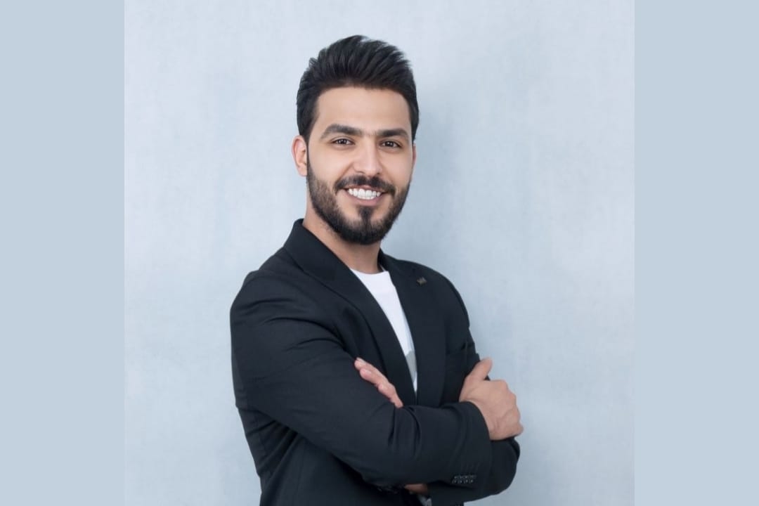 النجم محمود الليثي مع الإعلامي يوسف إلياس يكشف سر شهرة أغنية 'سطلانة'