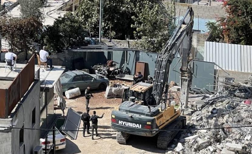 الاحتلال يوزع إخطارات هدم على سكان حي البستان بسلوان