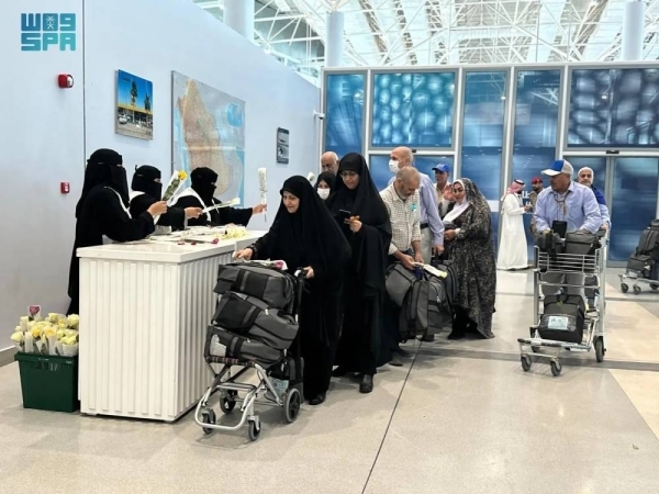 Hajj minister reassures safe departure of Iranian pilgrims in call with head of Iran&#039;s Hajj Organization
