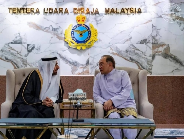 Malaysia names Saudi Hajj Minister Al-Rabiah 'Hijra Personality of the Year'