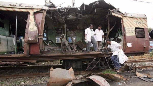 India court acquits 12 men in 2006 Mumbai train bombings