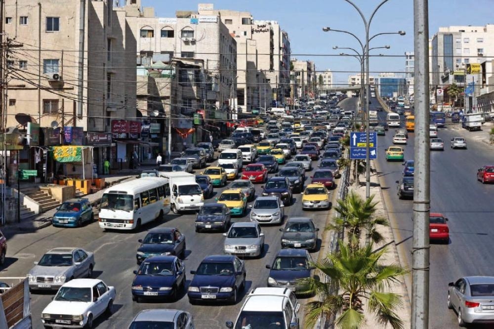 توضيح حكومي حول قرار تخفيض ضريبة السيارات