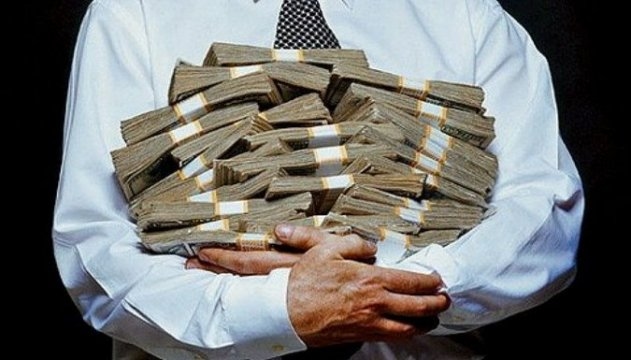 الحكم على موظفين بالسجن بتهم الاختلاس وغسيل الأموال / تفاصيل
