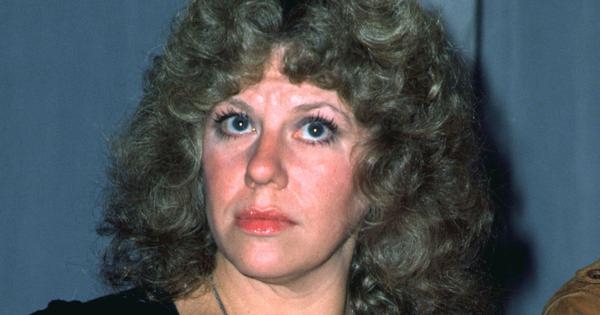 ‘How to Lose Your Mother': Molly Jong-Fast's sizzling memoir of her ‘always performing' mother Erica