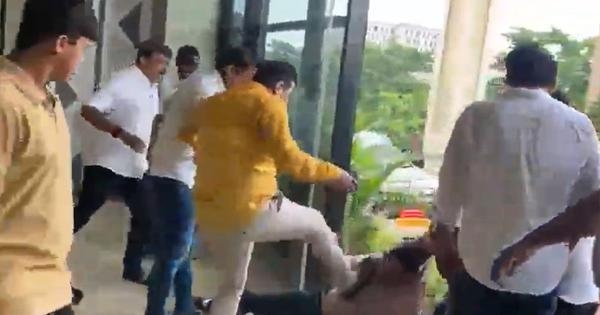 Bhubaneswar municipal official dragged out of office and assaulted, told to apologise to BJP leader