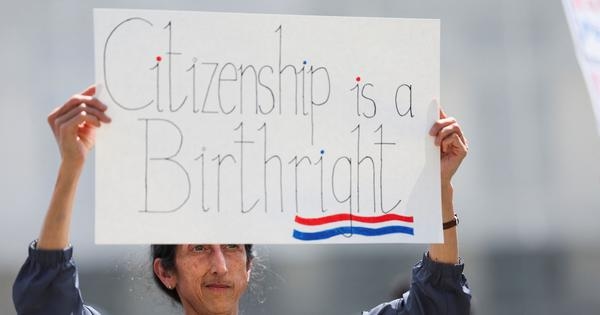 US birthright citizenship: Chaos from Trump's executive order is put off