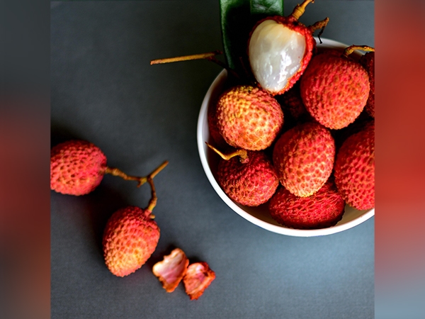 India flags off first consignment of rose-scented litchi from Pathankot to Qatar