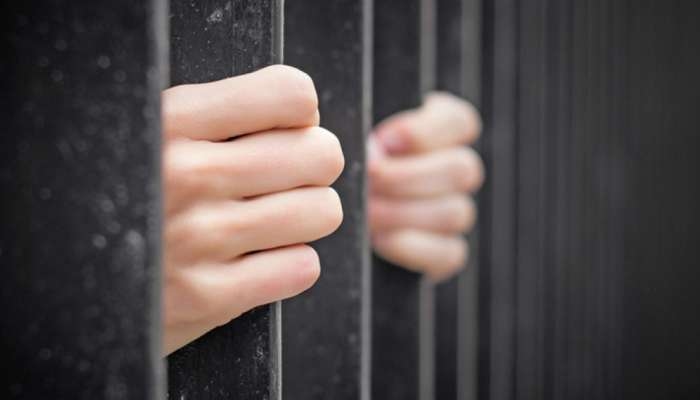 ROP arrests expats for facilitating infiltrators in Seeb