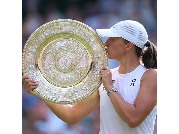 Swiatek runs riot to lift her maiden Wimbledon title with double bagel over Anisimova