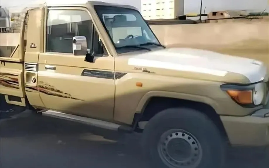 أفراد من أمن عدن يشتبهون في سيارة .. ثم كانت المفاجأة