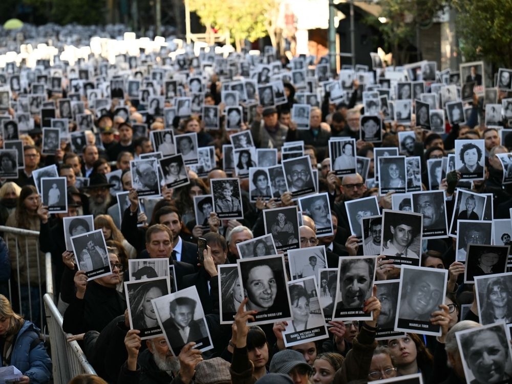 Argentines commemorate 1994 Jewish centre bombing, demand justice