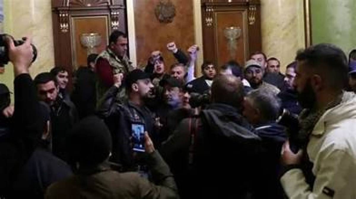 أرمينيا: رئيس الوزراء يعلن إحباط محاولة انقلاب