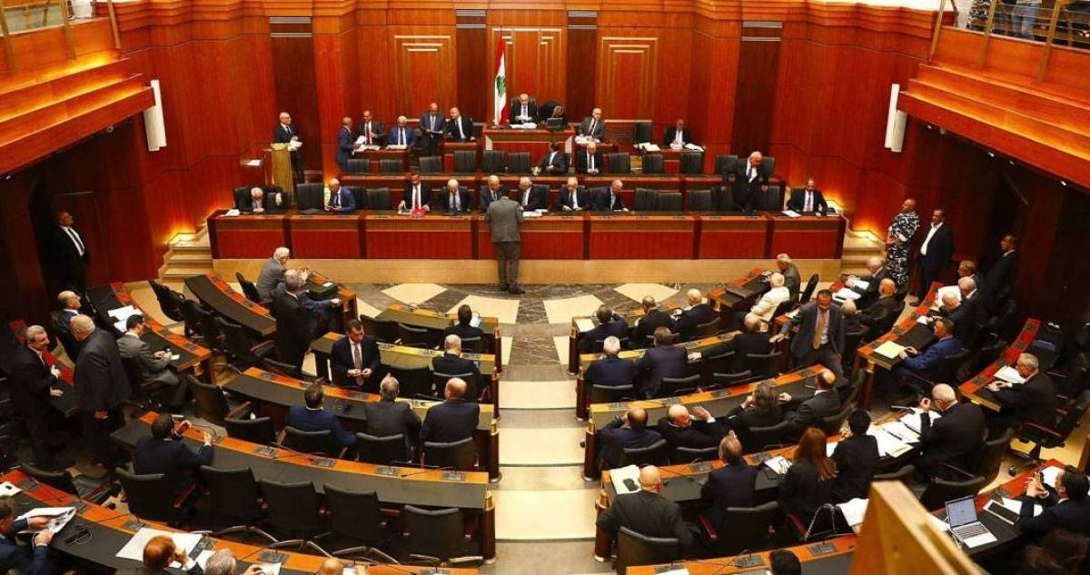 سيناريو جلسة التشريع لم يكتمل... وعلى رأس جلسة اليوم زيادة للعسكريين القوات والكتائب والحلفاء انسحبوا بعد فشل ادراج تعديل تصويت المغتربين التقدمي أكد الحرص على عمل المؤسسات والتغييريون خرجوا وعادوا للتشريع بري لعقيص: ما تهددني وخلّيك بلا تهديد... والجلسة ماشية