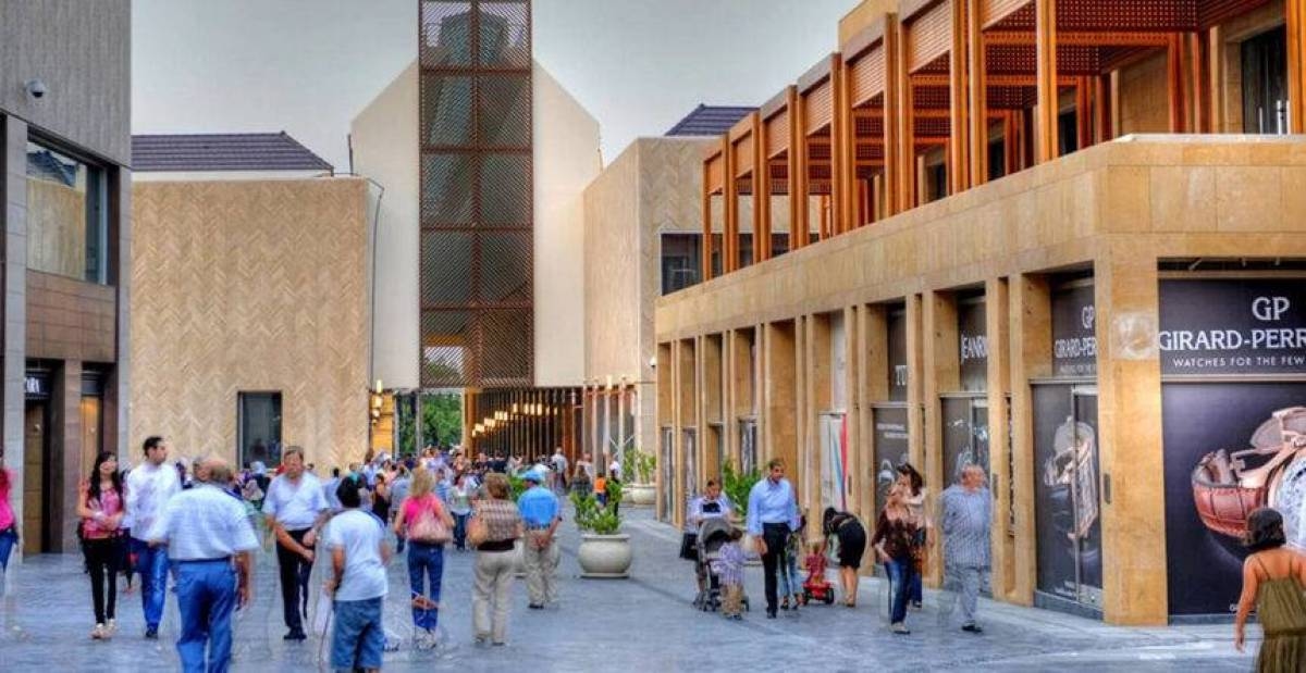 الاسواق التجارية عادت تدب الحياة فيها من جديد النقيب :نسبة الاشغال فيها ٨٥ في المئة وافتتاح ٩٥ علامة تجارية