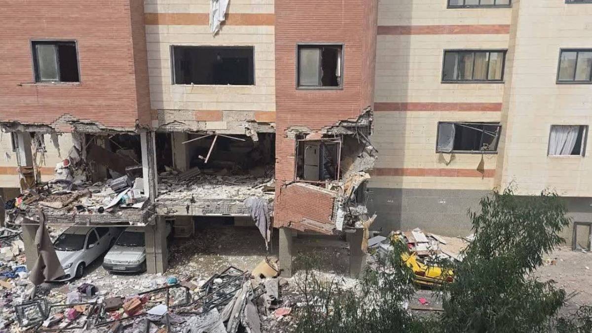 7 جرحى في انفجار المجمع السكني في محافظة قم وسط إيران