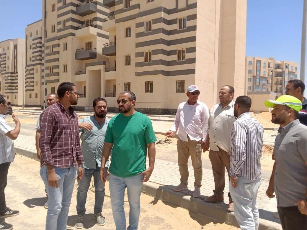 وزير الإسكان يتابع سير العمل بالمشروعات في عدة مدن