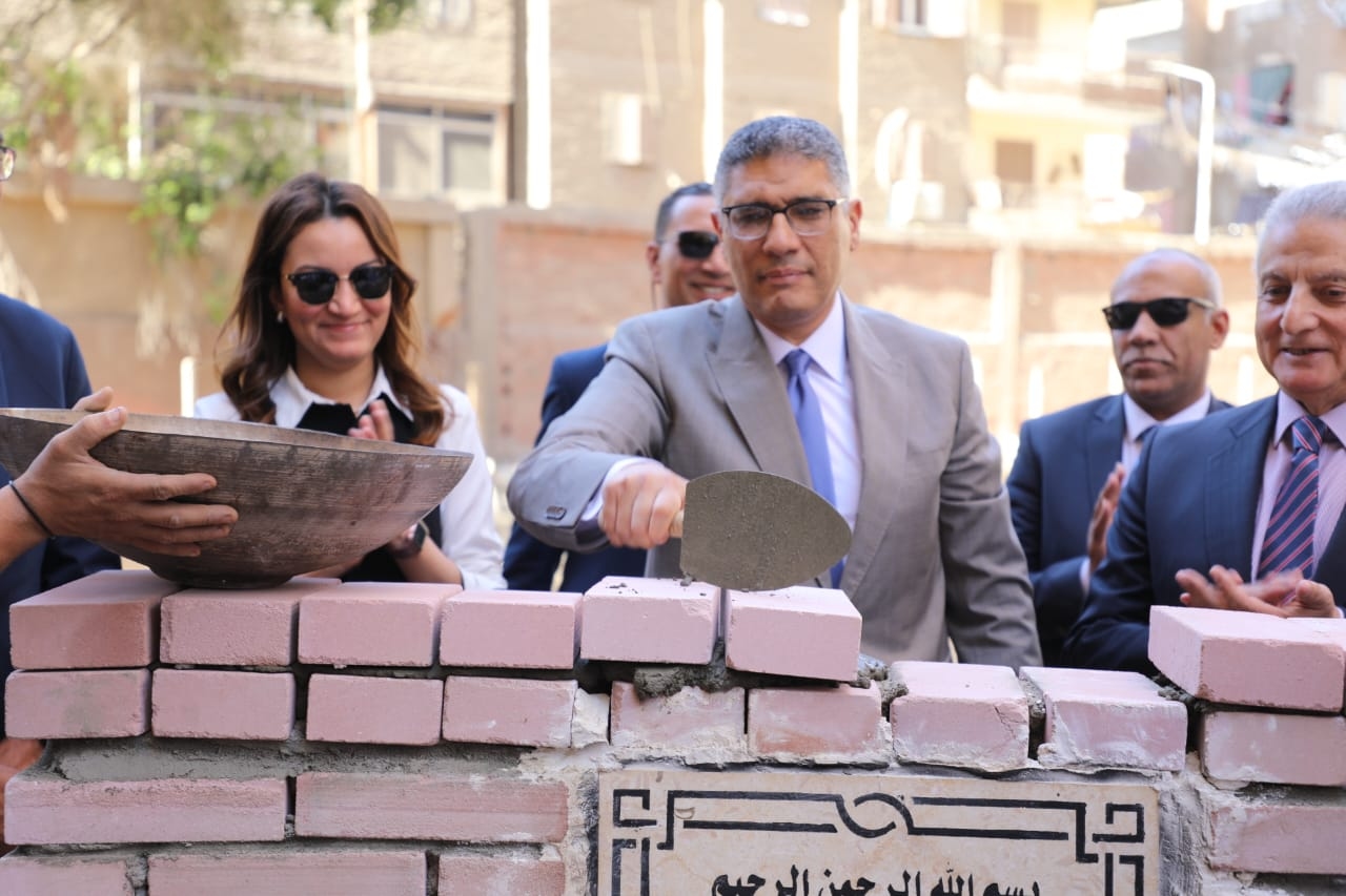 محافظ الجيزة يضع حجر أساس إنشاء مكتبة مصر العامة بشارع خاتم المرسلين بالعمرانية